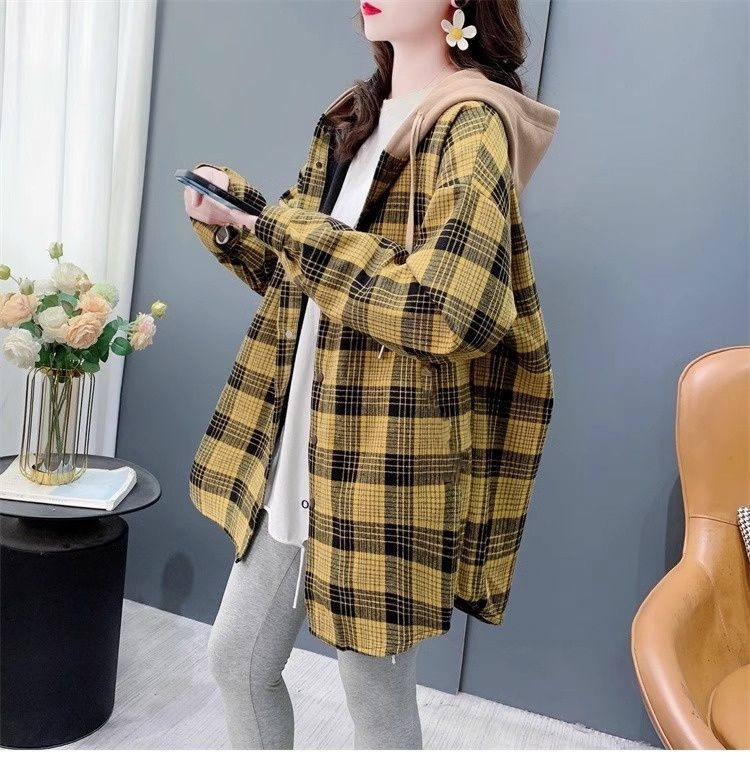 Sieviešu kapučjaka ar fleece iekšējo oderi, raksts ar kvadrātiem, poliesters, brīvs piegriezums, vidējā garuma