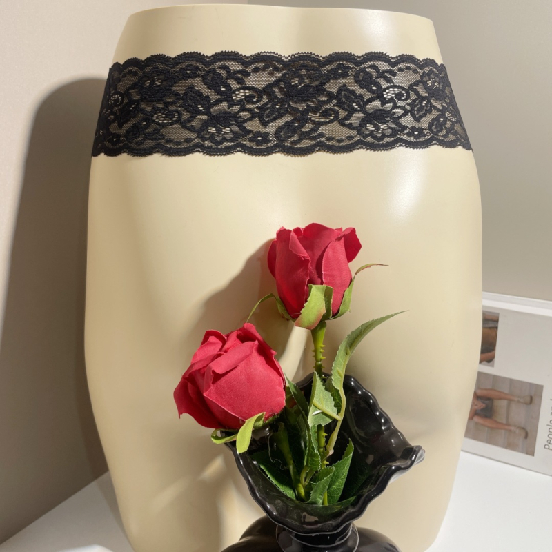 Vyriski atviri thong su nėriniu juosmeniu ir karolių grandinės žiedu | audinys: nailonas, pagrindinis turinys 80–90%