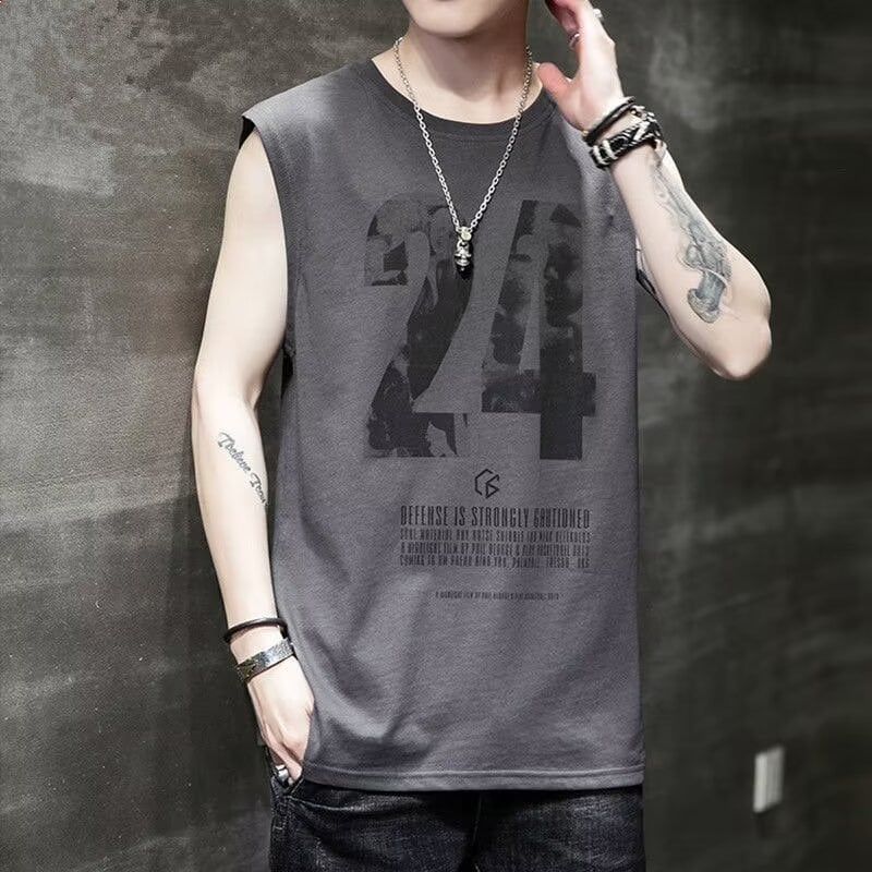 Fiataloknak szóló laza szabású ujjatlan sportmellény betűk nyomtatásával, poliészter, nyár 2024