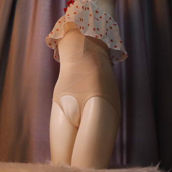 Vyrų aukšto juosmens formuojančios kelnaitės — megztas poliesteris (90–95%), kirkšnies padas iš putų, U formos kišenė