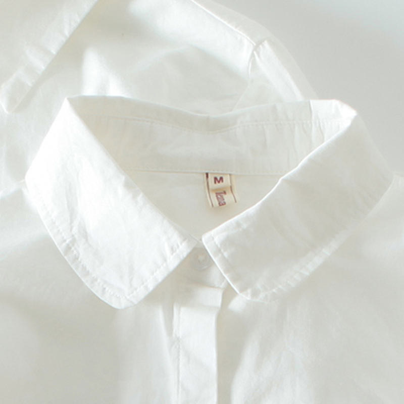 Marškiniai iš 95% medvilnės, ilgos rankovės, polo apykaklė, siauras kirpimas, mygtukų eilėje