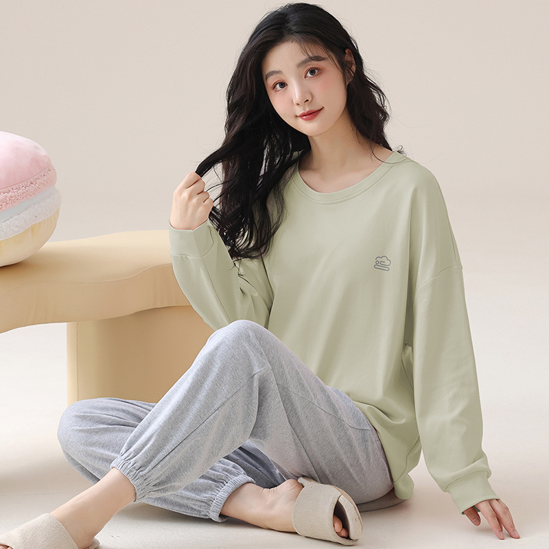 Nėščiajai namų drabužių komplektas su krūties pagalvėlėmis, puloveris su apvaliu kaklu ir ilgomis rankovėmis bei kelnėmis, combed cotton