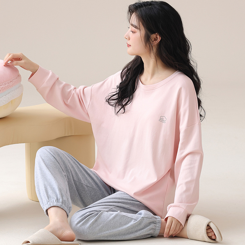 Nėščiajai namų drabužių komplektas su krūties pagalvėlėmis, puloveris su apvaliu kaklu ir ilgomis rankovėmis bei kelnėmis, combed cotton