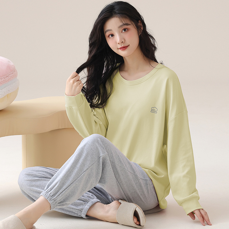 Nėščiajai namų drabužių komplektas su krūties pagalvėlėmis, puloveris su apvaliu kaklu ir ilgomis rankovėmis bei kelnėmis, combed cotton