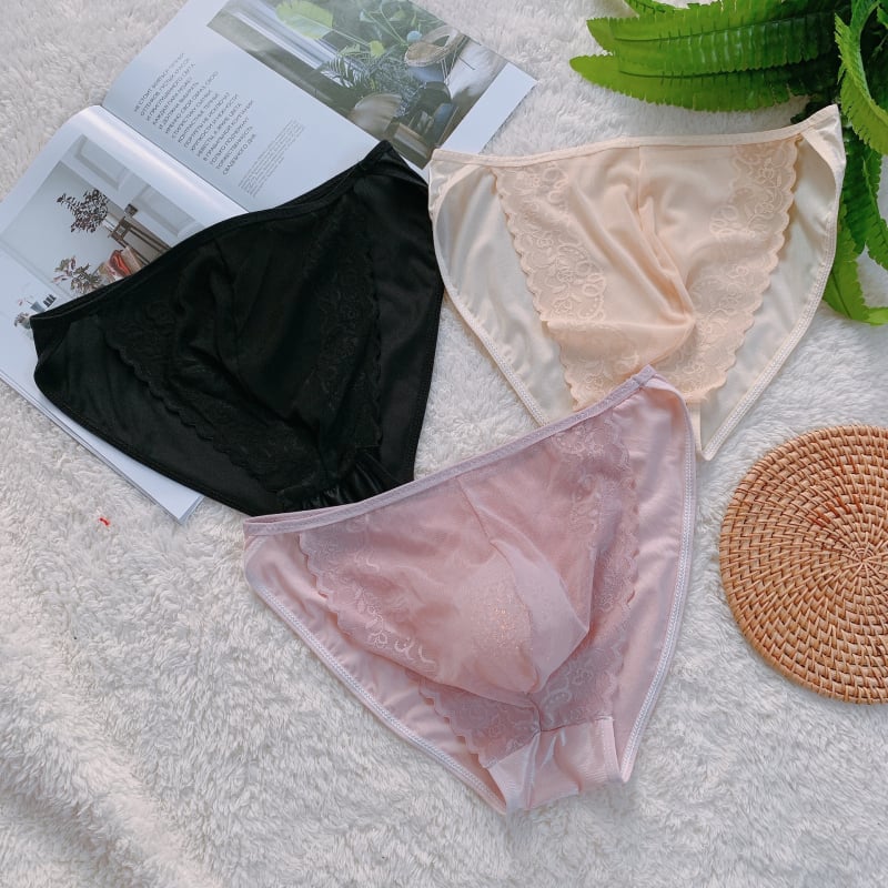 Vyrinės nėrinių be siūlių trumpikės, žemas juosmuo, permatomas pojūtis, kirkšnies srityje nailono įdėklas 80-90%