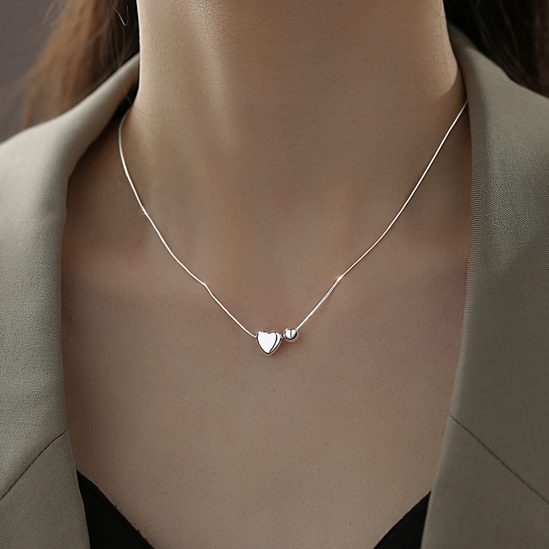 Vario karoliai su širdies formos pakabuku, sidabrinis pakabukas, kryžminė grandinė, Korėjietiškas stilius, Žiema 2024