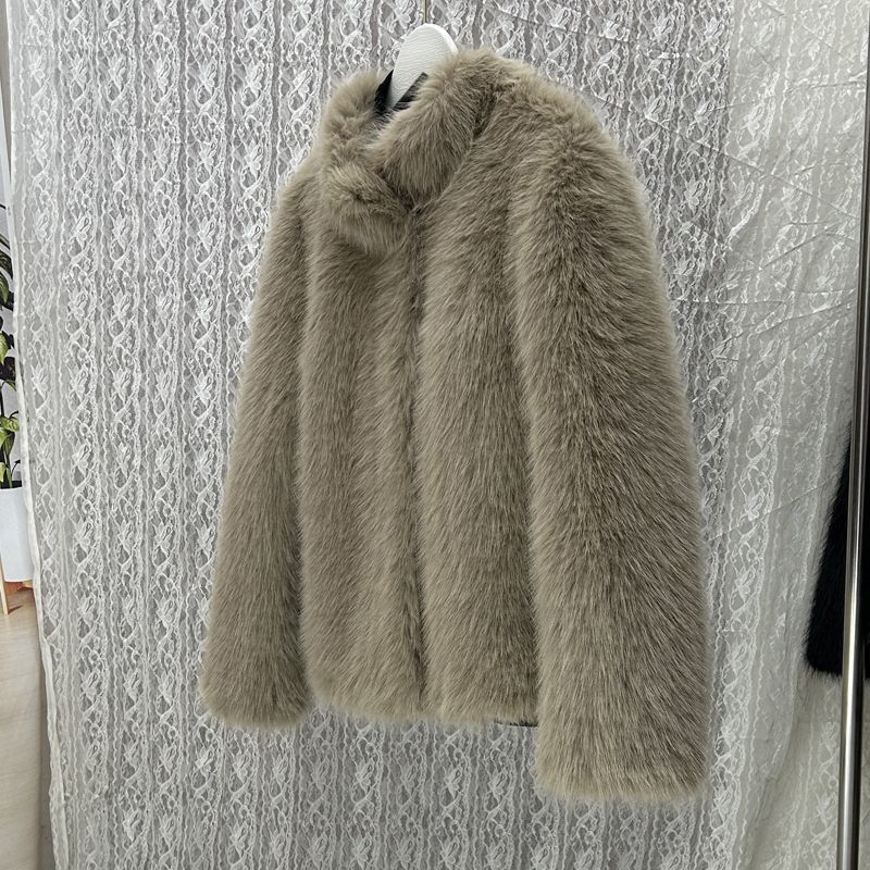 Ženska kožna jakna s lisicom krznom i integriranim umjetnim krznom, kratki kroj (Corduroy; glavni materijal: zec kožušina <30%; sekundarni materijal: Ostalo 50–70%)