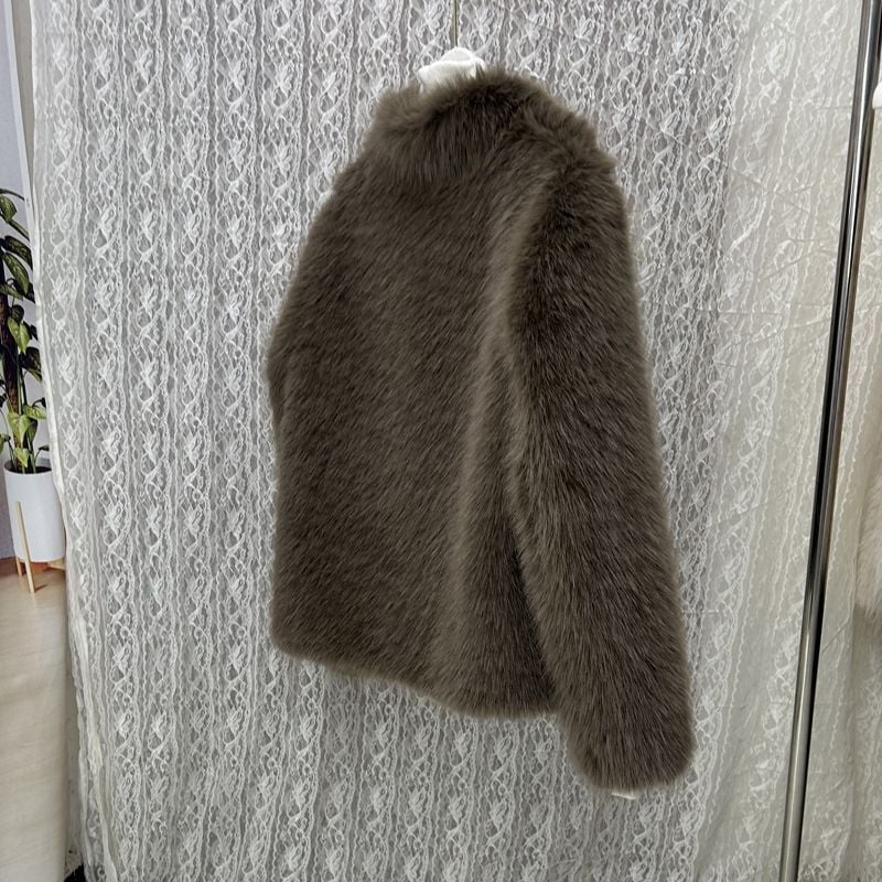 Ženska kožna jakna s lisicom krznom i integriranim umjetnim krznom, kratki kroj (Corduroy; glavni materijal: zec kožušina <30%; sekundarni materijal: Ostalo 50–70%)