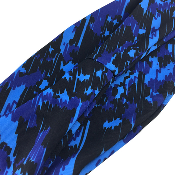 Kamufliažinės Lycra kvėpuojanti galvos juosta, sugeria prakaitą, skirta bėgiojimui, fitnesui ir šokių treniruotėms (85% poliesteris, 15% spandeksas; siuvimas)