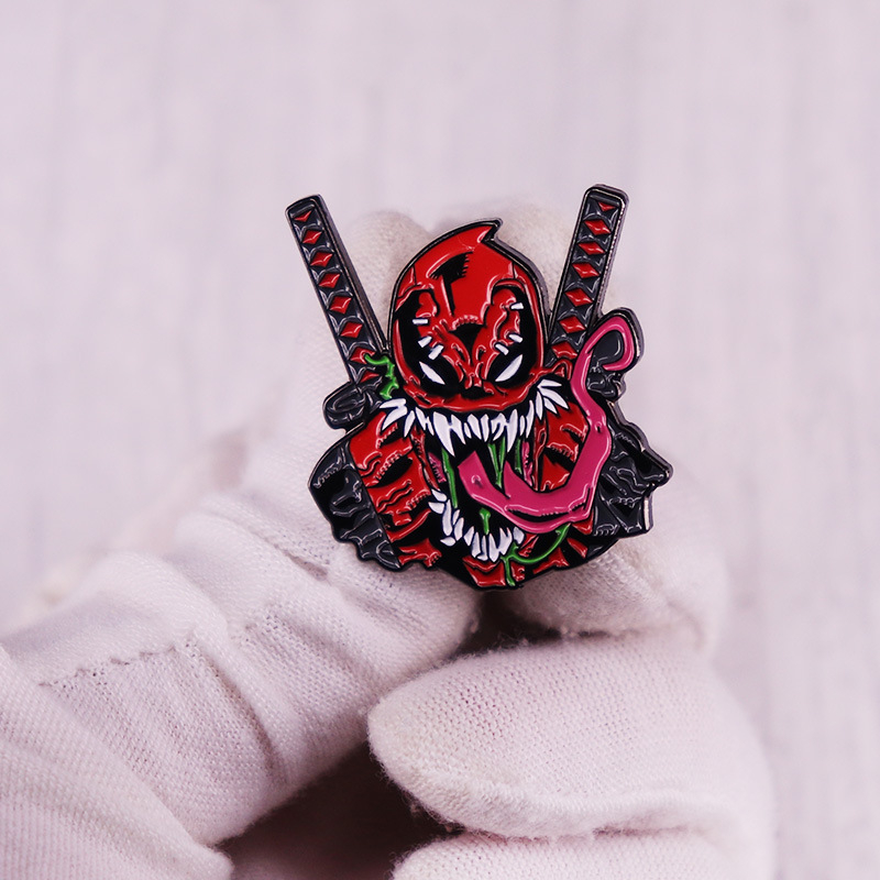 Deadpool brošas: mokslinės fantastikos įkvėptas derinys – metalas, dekoravimui, unisex, kodas 3283093, 2022 m. vasara