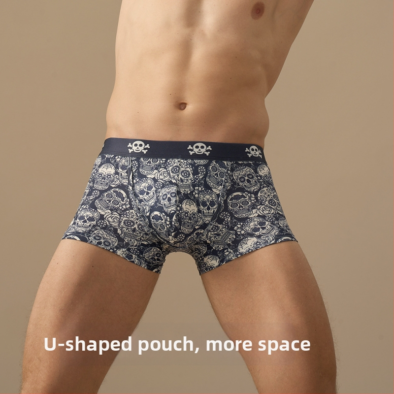 Férfi lélegző, nyomtatott boxer, középmagas derekú; fő anyag poliészter 95–100%; ágyéki bélés modal 95–100%; szövés kötött 31–40D; minták: figura, geometória, koponya, graffiti