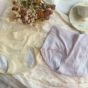 Apatiniai menstruacijoms iš modalinio audinio, vidutinio liemens, nepraleidžiantys skysčių