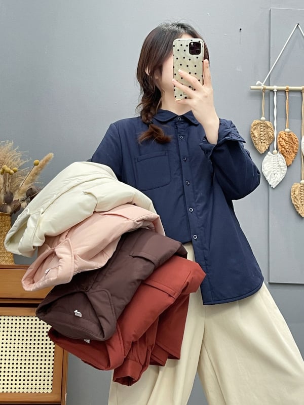 Pildyta medvilninė marškiniai, apvali kaklo iškirptė, ilgos rankovės, vidutinio ilgio