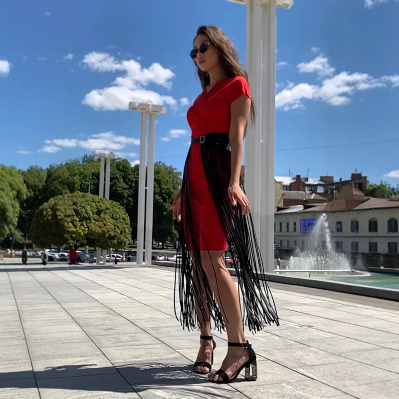 Πολυεπίπεδος ζώνη μέσης με φουντάκια για φούστες — Συλλογή χειμώνας 2022