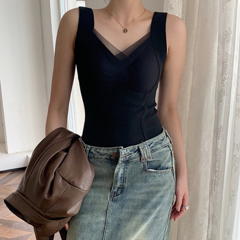 Női termális mellény beépített melltartó-csészével és mellkas párnázattal; nejlon anyag; meleg; V-nyakú; vastag egyrétegű