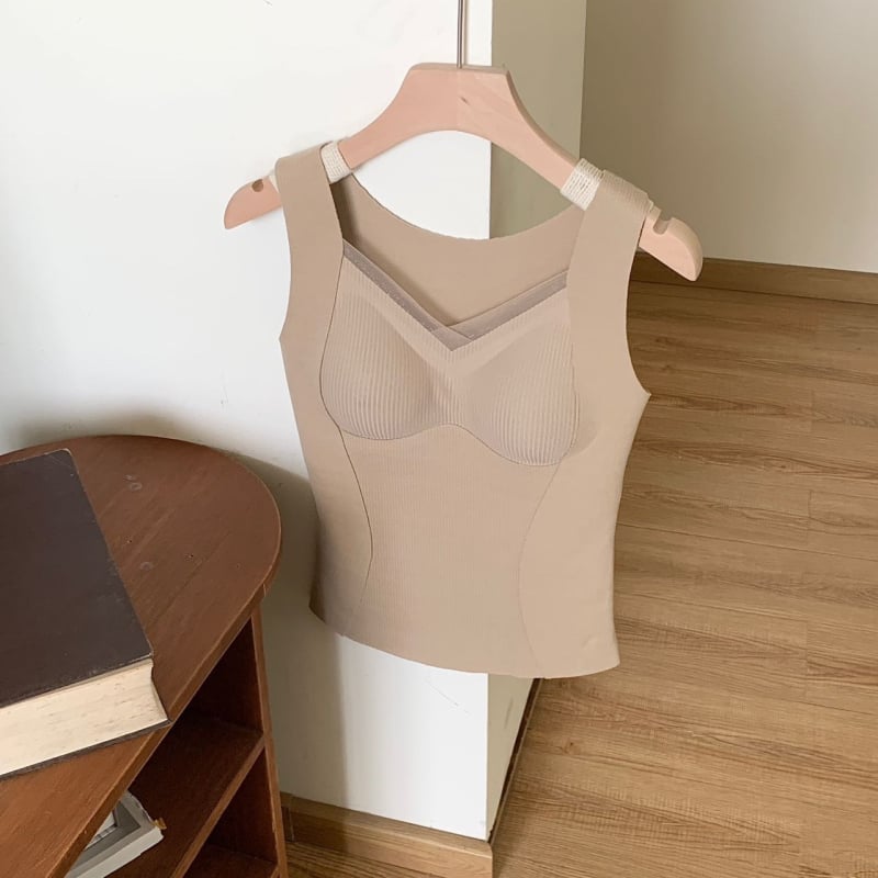 Női termális mellény beépített melltartó-csészével és mellkas párnázattal; nejlon anyag; meleg; V-nyakú; vastag egyrétegű