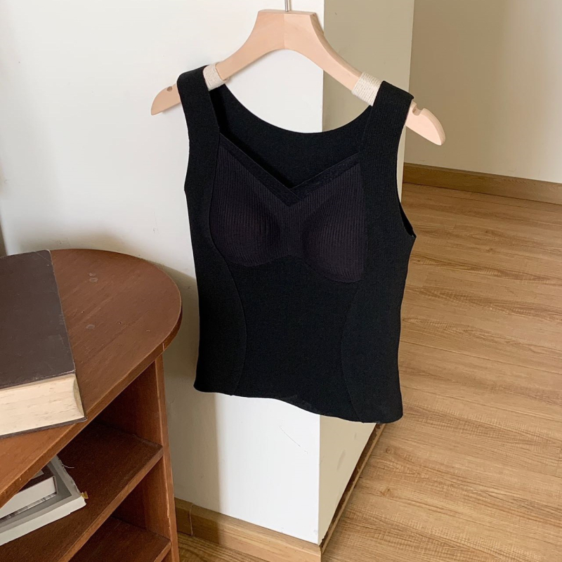 Női termális mellény beépített melltartó-csészével és mellkas párnázattal; nejlon anyag; meleg; V-nyakú; vastag egyrétegű