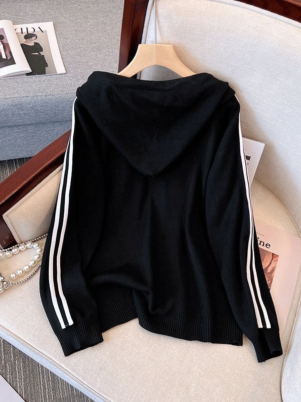 Set de trening pentru femei cu pantaloni — model în dungi/pătrate, poliester, mâneci lungi, toamna 2023, stil japon- coreean de relaxare