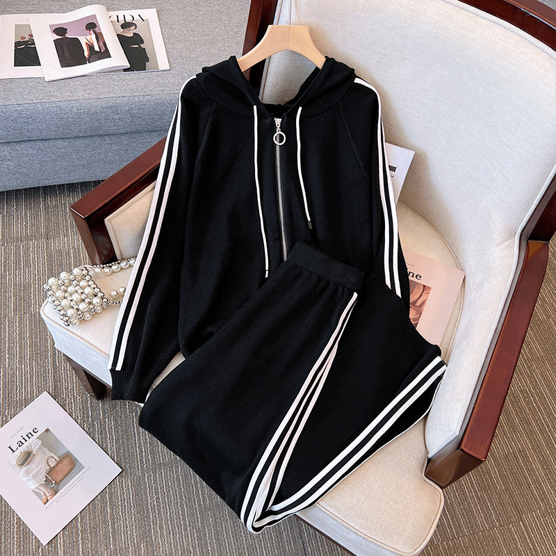 Set de trening pentru femei cu pantaloni — model în dungi/pătrate, poliester, mâneci lungi, toamna 2023, stil japon- coreean de relaxare