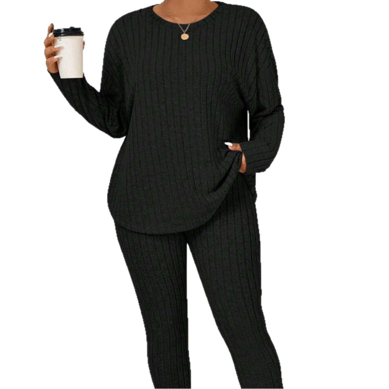 Didelių dydžių moterų pižamų komplektas su ilgomis rankovėmis ir ilgomis kelnėmis – vienos spalvos, apvalus kaklas, poliesteris