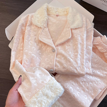 Moterų naktinukai iš salų veliūro, prabangus rudens–žiemos stilius, ilgomis rankovėmis viršutinė dalis ir kelnės, dvipusis veliūras, 181–200 g/m², poliesteris