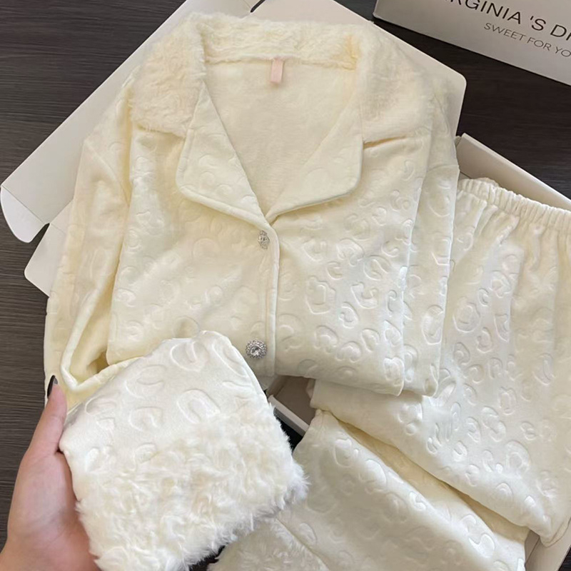 Moterų naktinukai iš salų veliūro, prabangus rudens–žiemos stilius, ilgomis rankovėmis viršutinė dalis ir kelnės, dvipusis veliūras, 181–200 g/m², poliesteris