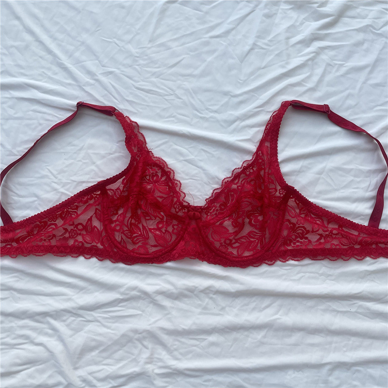 Liemenėlė su įtvarais (labai plonas formuojamas puodeliai, 3/4 puodeliai, nuimamos dvigubos petnešos, nėrinių siuvinėjimas)