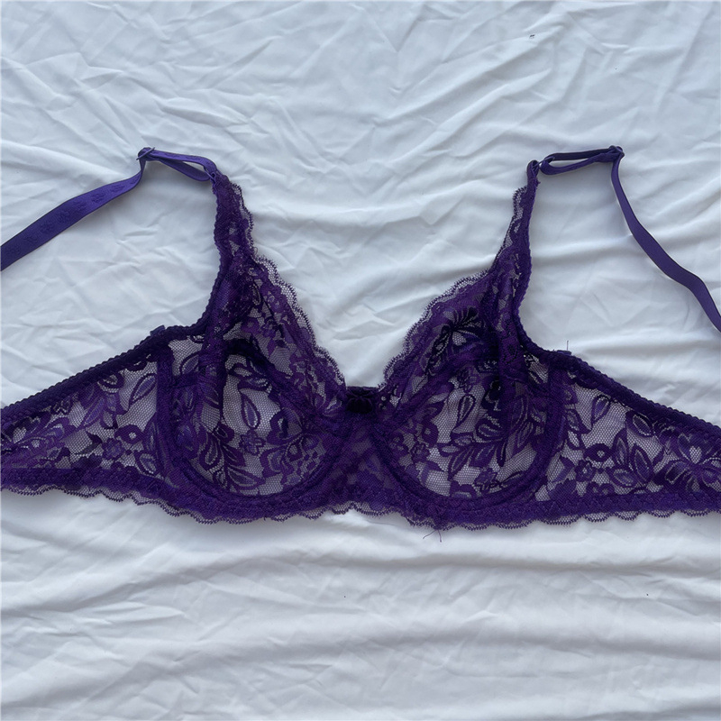 Liemenėlė su įtvarais (labai plonas formuojamas puodeliai, 3/4 puodeliai, nuimamos dvigubos petnešos, nėrinių siuvinėjimas)