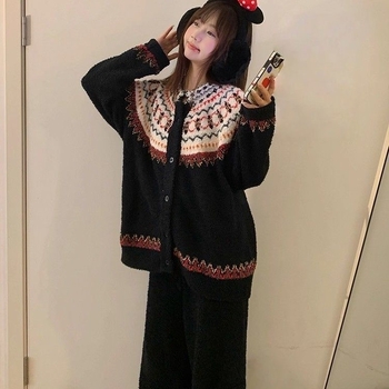 Dviejų dalių pižama iš pusvelūro, kardigano stiliaus, stora ir šilta žiemai 2025 (V formos kaklas, ilgos rankovės)