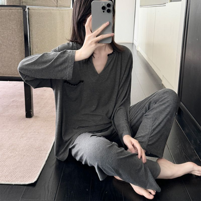 Modaliniai medvilniniai pižamos komplektas, V kaklo puloveris, ilgos rankovės, ilgosi nos, vidutinė masė 141–160 g/m², pavasario–rudens kasdieniai namų drabužiai