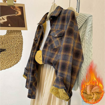 Marškiniai siauru kirpimu iš poliesterio, languotas raštas, apykaklė su klopu, ilgos rankovės