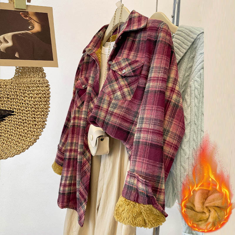 Marškiniai siauru kirpimu iš poliesterio, languotas raštas, apykaklė su klopu, ilgos rankovės