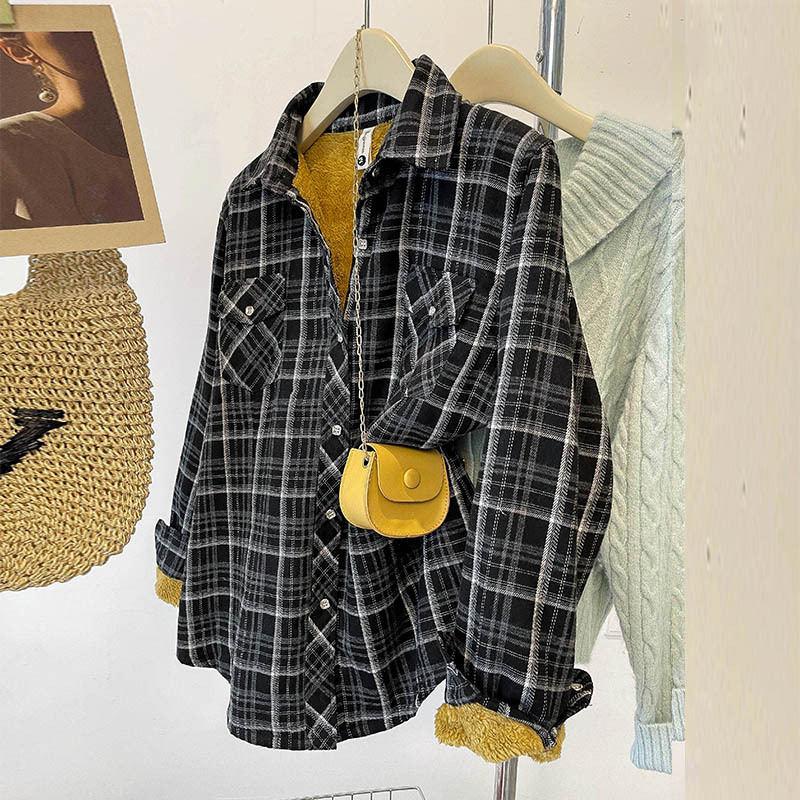 Marškiniai siauru kirpimu iš poliesterio, languotas raštas, apykaklė su klopu, ilgos rankovės