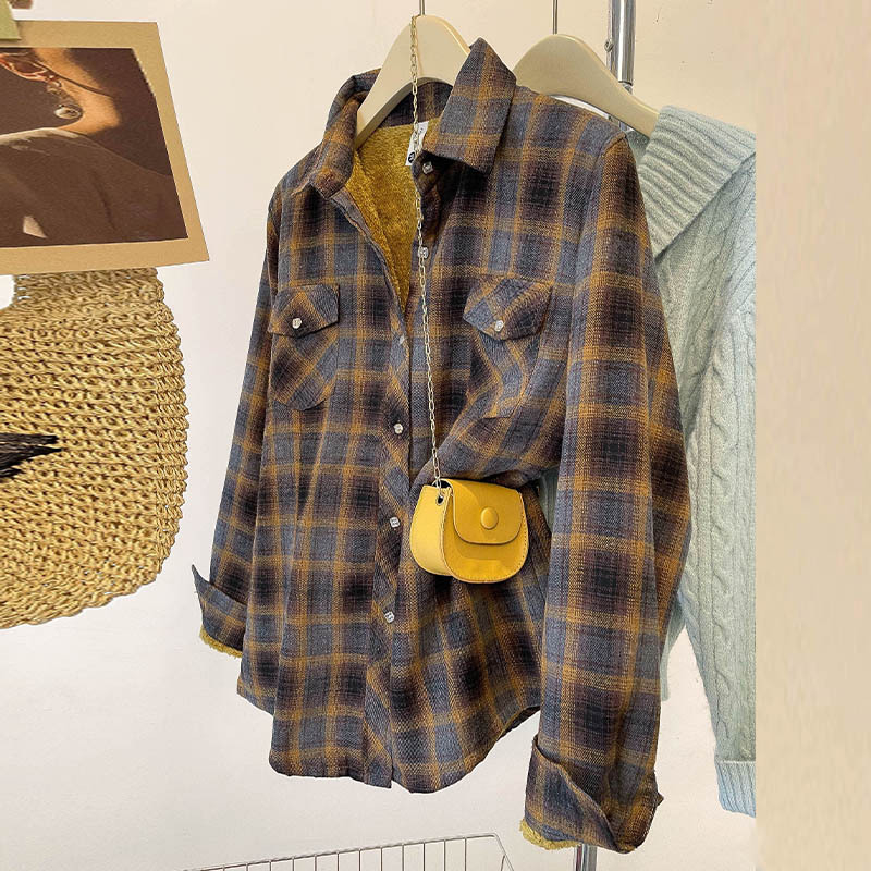 Marškiniai siauru kirpimu iš poliesterio, languotas raštas, apykaklė su klopu, ilgos rankovės