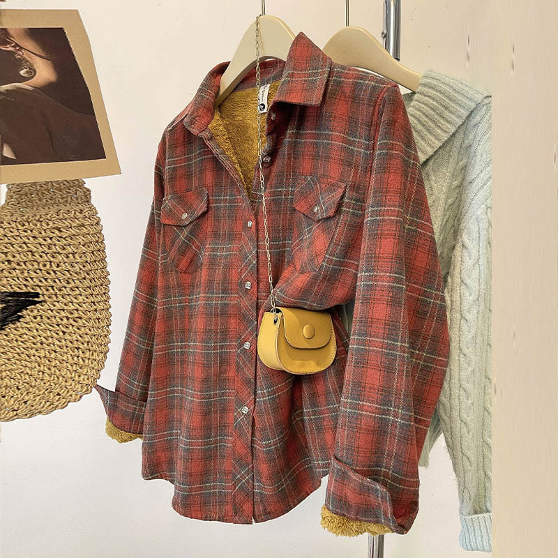 Marškiniai siauru kirpimu iš poliesterio, languotas raštas, apykaklė su klopu, ilgos rankovės