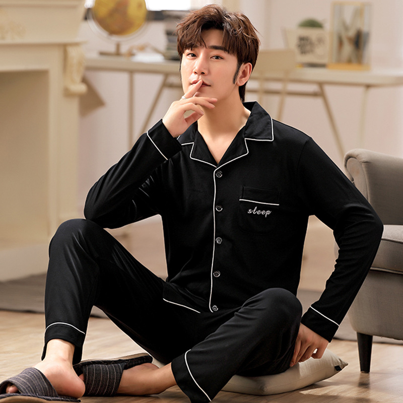 Muški pamučni set pidžama s dugim rukavima i kardiganom – minimalistički, udoban za kućnu i vanjsku uporabu.