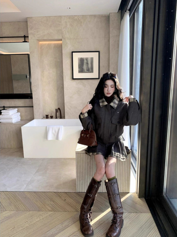 Miu stil karirani patchwork vuneni kaput i plisirana suknja, ovčja vuna, PVC materijal, proljeće 2025