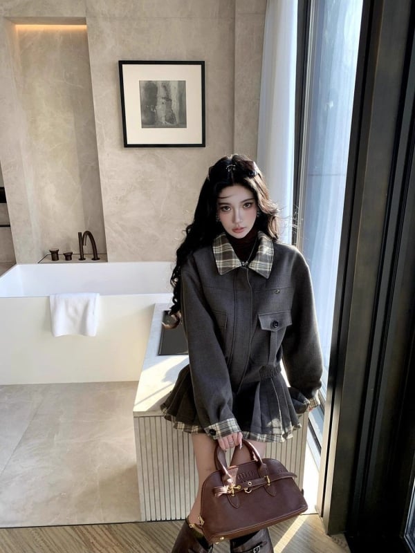 Miu stil karirani patchwork vuneni kaput i plisirana suknja, ovčja vuna, PVC materijal, proljeće 2025