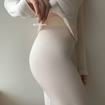 Moterų šiltas medvilnės megztinis komplektas su apvaliu kaklu ir kelnais – ilgos rankovės, vientisas raštas (medvilnės sudėtis 30–50%, svoris 181–200 g/m2)