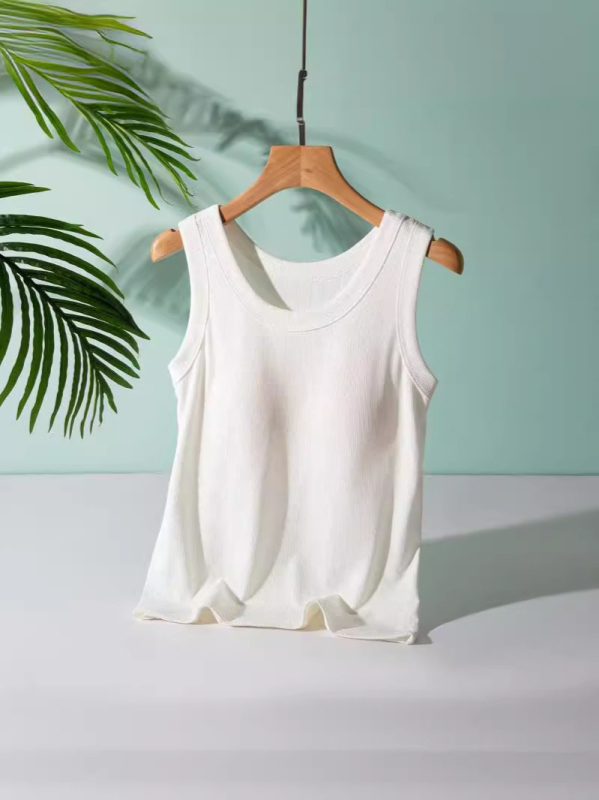 Ženski ribasti top bez rukava s umetkom za prsa, jednobojni pleteni top, pamuk 90–95% + spandeks 0–30%, duljina 50–65 cm