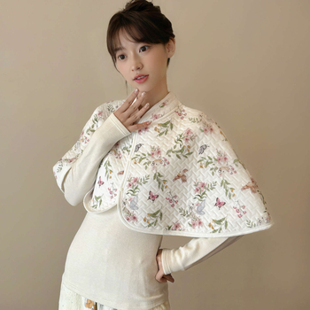 Po gimdymo maitinančios skarelės iš 100% medvilnės, V formos kaklo iškirptė, be rankovių, vidutinio tankio audinys, tinkama klimatizuotoms patalpoms