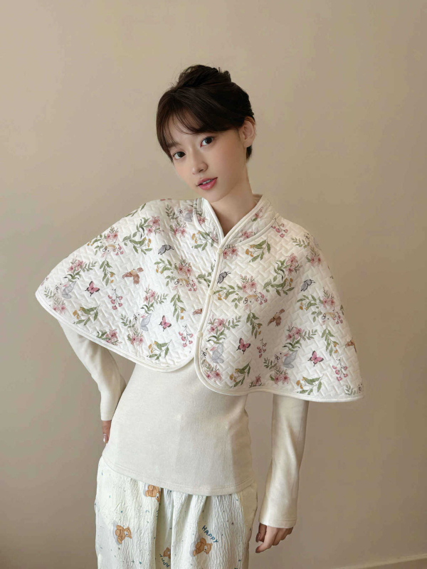 Po gimdymo maitinančios skarelės iš 100% medvilnės, V formos kaklo iškirptė, be rankovių, vidutinio tankio audinys, tinkama klimatizuotoms patalpoms