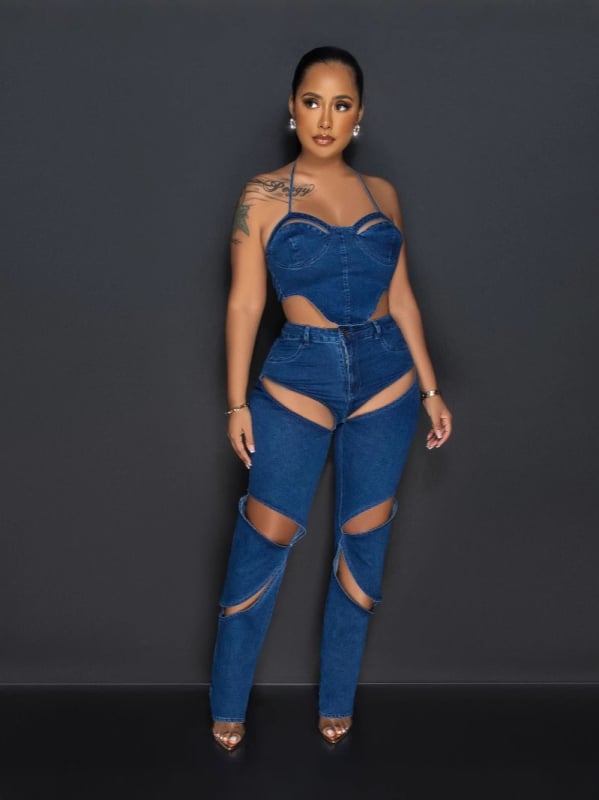 Džinsinis kostiumas su kelnėmis su 3D raštu ir mezgimo gėlės detalėmis, be rankovių, medvilnės-elastano mišinio, 2025 m. pavasaris, kaubojiškas gatvės hipster stilius