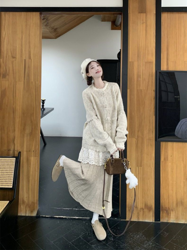 Moterų gėlių megztinio komplektas: megztinis su kardiganu, sluoksniuotas viršus ir sijonas – trijų dalių kasdienis komplektas, ilgomis rankovėmis, pavasaris 2025