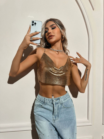 Metalni halter top sa šljokicama, stražnji dijamantni lanac, uski kroj, ultra kratka duljina ispod 40 cm, jednofarbni uzorak