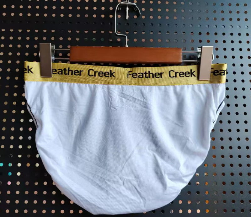 Мъжки брифове с нисък талия, дишащ Modal плат, едноцветни, 80-90% Modal в основния плат и чатала, за възрастни мъже