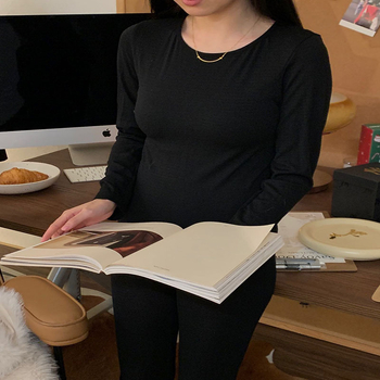 Moteriški terminis komplektas: viršus ir kelnes - pagrindinis audinys viskozė, pamušalas poliesteris, 161–180 g/m², vieno sluoksnio, išlaiko šilumą