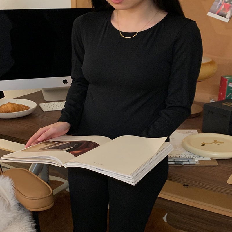 Moteriški terminis komplektas: viršus ir kelnes - pagrindinis audinys viskozė, pamušalas poliesteris, 161–180 g/m², vieno sluoksnio, išlaiko šilumą