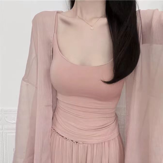 Női pamut top vállpántos, alacsony nyakú kivágás, 80–90% pamut, vékony anyag, mind a négy évszakra