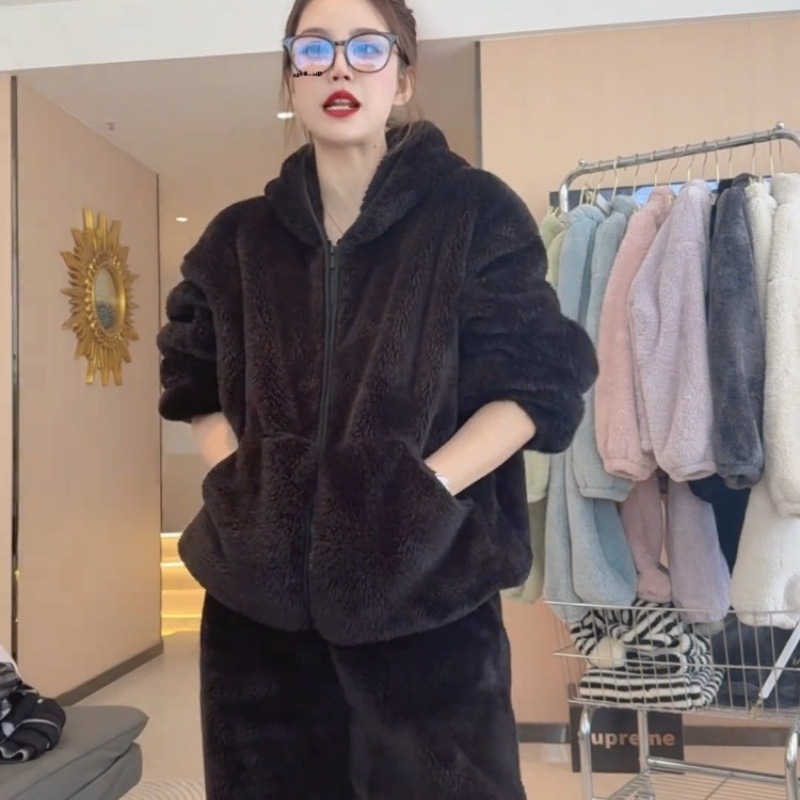 Σετ οικιακής χρήσης με κουκούλα από coral fleece, διπλής όψης, ζεστό και παχύ, δύο τεμάχια: μακρυμάνικο πάνω και παντελόνι, 351-400 g/m2, χειμώνας